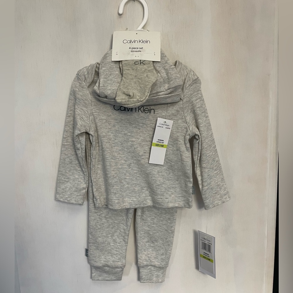 Calvin Klein 4 piece Set 3-6m